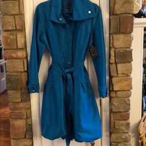 NWT Due Per Due Teal Coat. Size Medium.